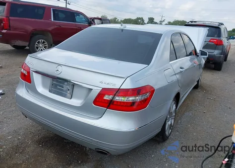 2013 Mercedes-Benz E 350 4Matic z USA, uszkodzony, nr VIN WDDHF8JB8DA746587